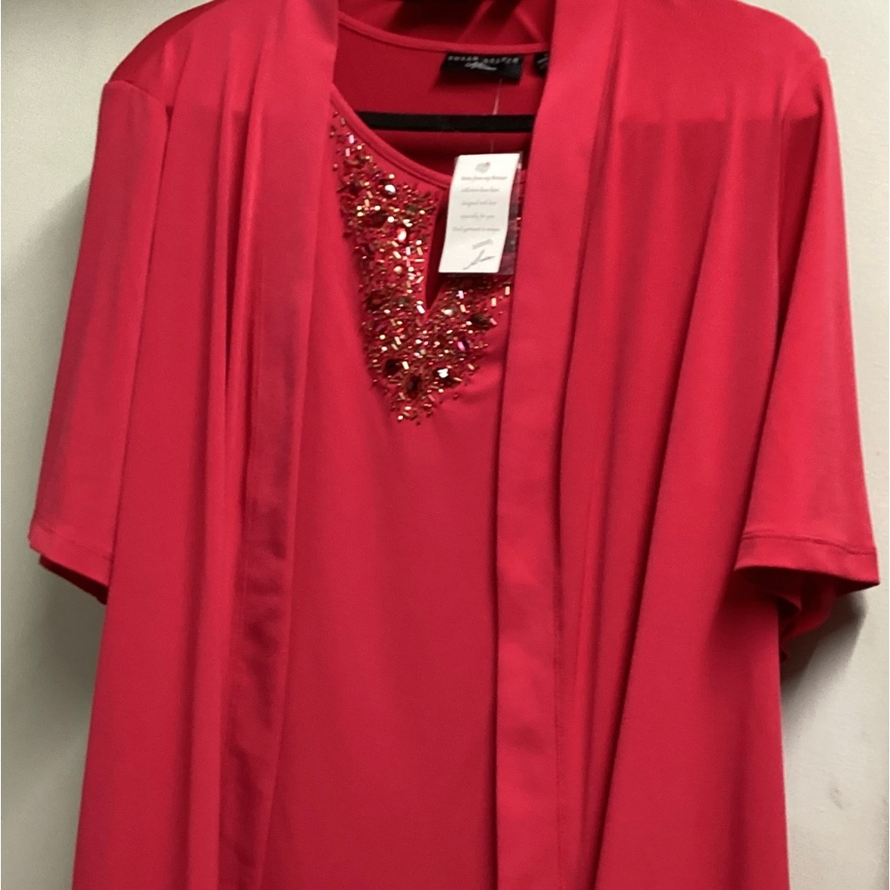 A woman’s top sleeveless with cover top, short sleeves by Susan Graver Artisan